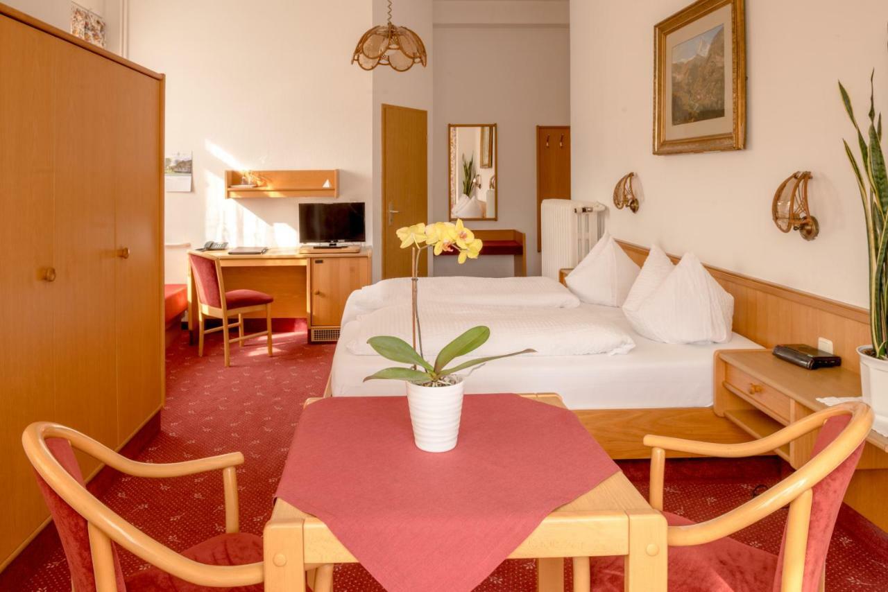 Hotel-Pension Heimburg Бад-Эльстер Экстерьер фото