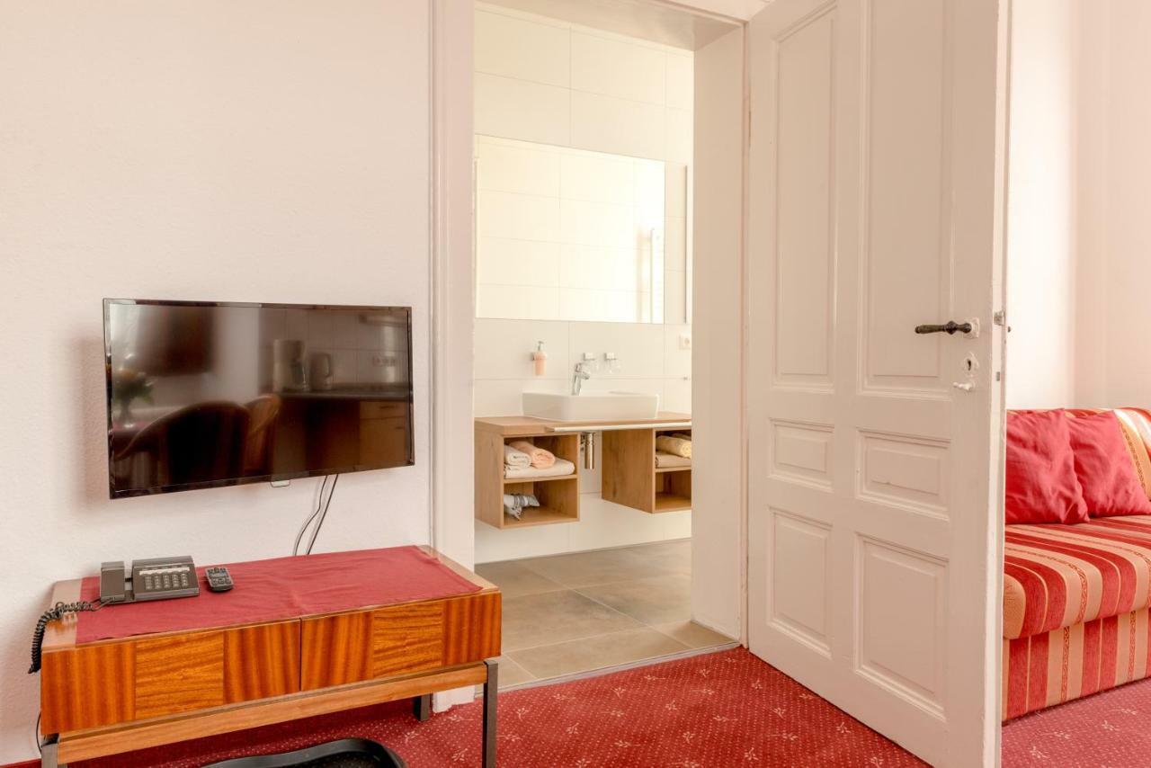 Hotel-Pension Heimburg Бад-Эльстер Экстерьер фото